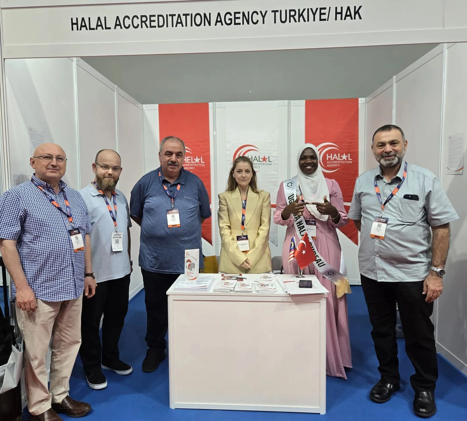 Helal Kesim & Dayanıksız Hayvansal Ürünlerin İşlenmesi Ana Ürün Grubu için Belgelendirme Programı Rehberi yayınlandı.